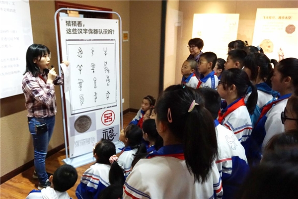 “创造，我们的发现之旅”暨小灯泡研学教育培训系列活动在甘肃镇原县成功举办