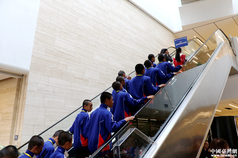 台湾棒球小子走进南山博物馆 领会历史人文感受深圳变革成就