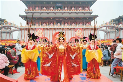 23日央视“小春晚” 来看看大唐芙蓉园的 “春节范儿”