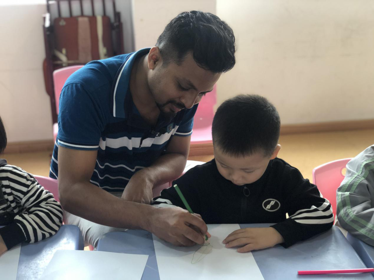 外国人在中国的抗疫故事丨孟加拉国小伙：我要让世界看见真实的中国