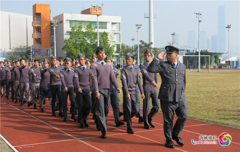 香港航空青年团的步操表演