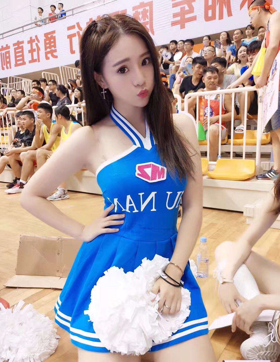 她是中国联赛最红啦啦队女郎! 她是中国联赛最红啦啦队女郎!
