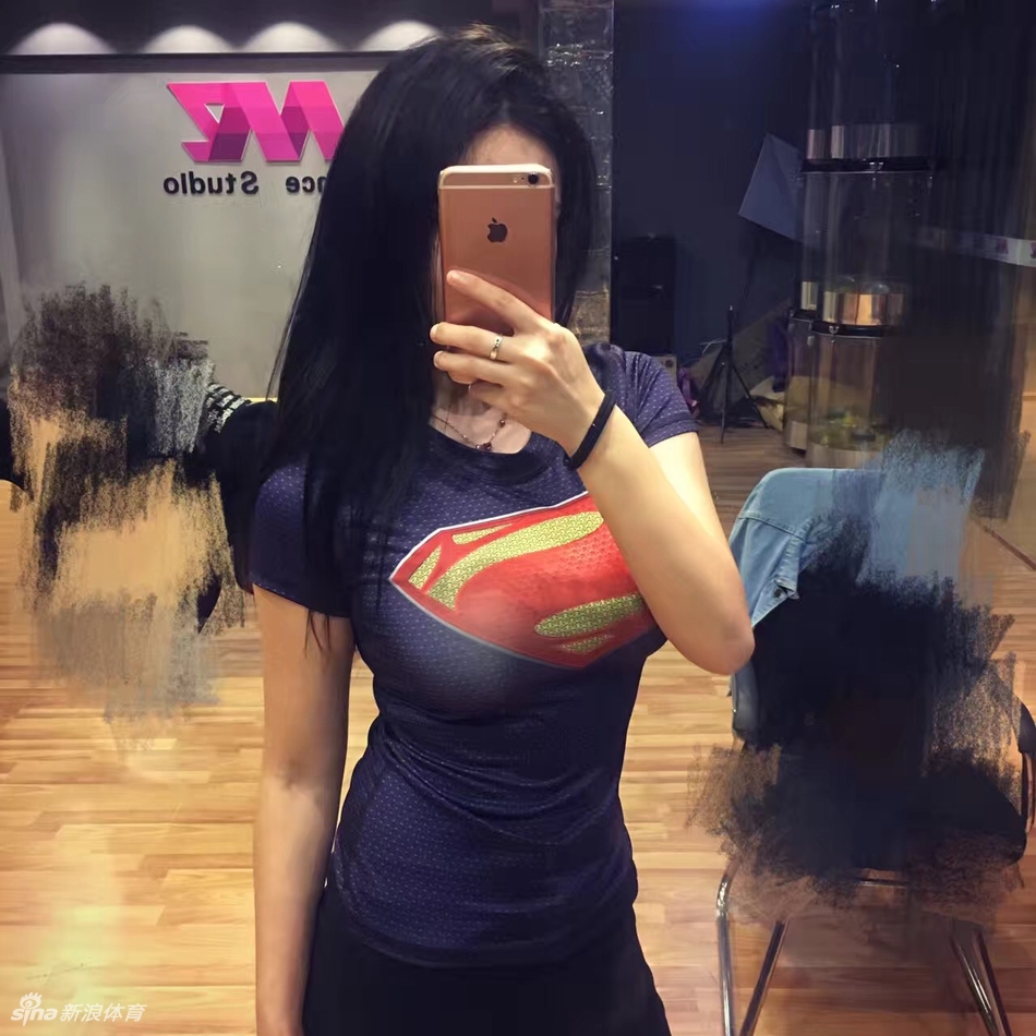 她是中国联赛最红啦啦队女郎! 她是中国联赛最红啦啦队女郎!