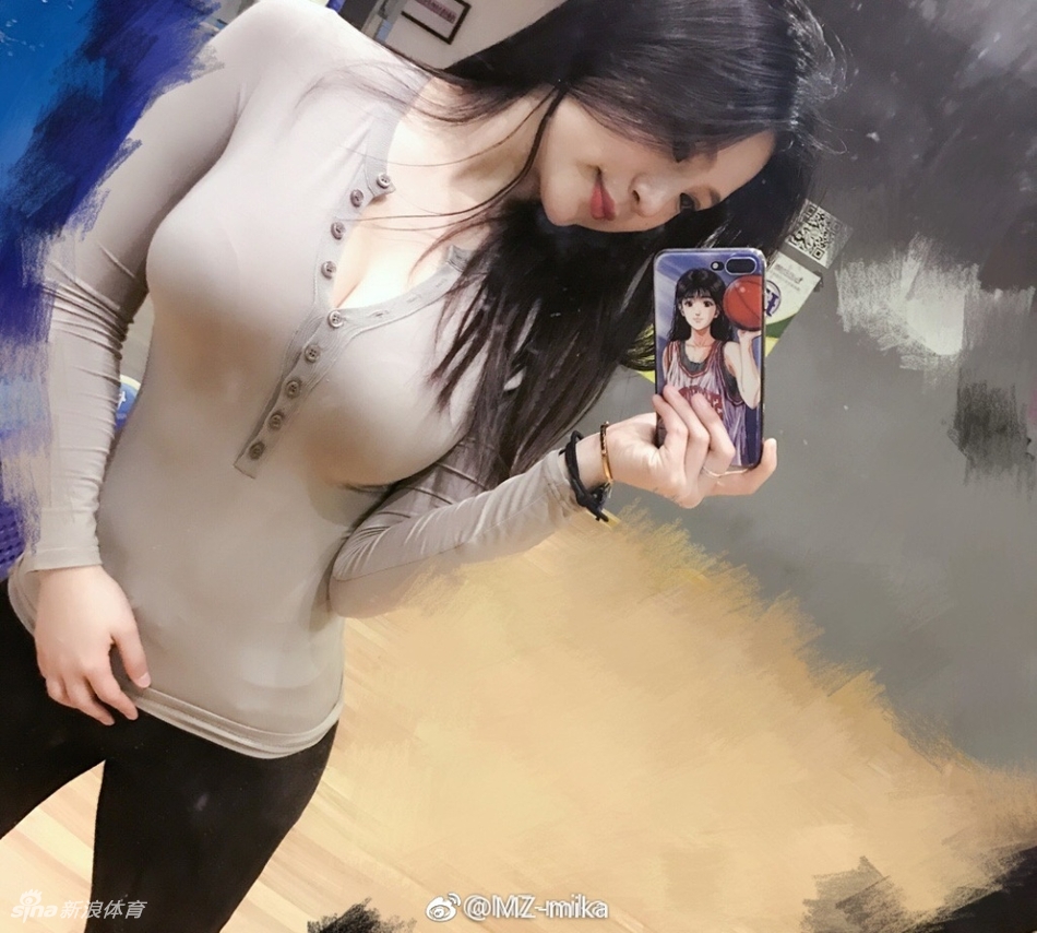 她是中国联赛最红啦啦队女郎! 她是中国联赛最红啦啦队女郎!