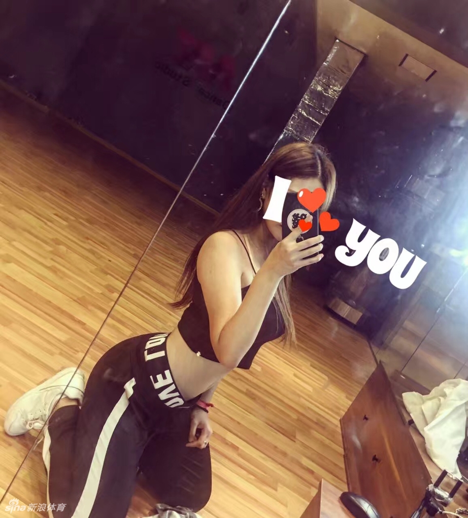 她是中国联赛最红啦啦队女郎! 她是中国联赛最红啦啦队女郎!