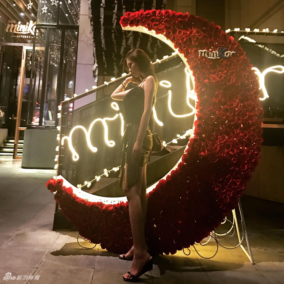 她是中国联赛最红啦啦队女郎! 她是中国联赛最红啦啦队女郎!