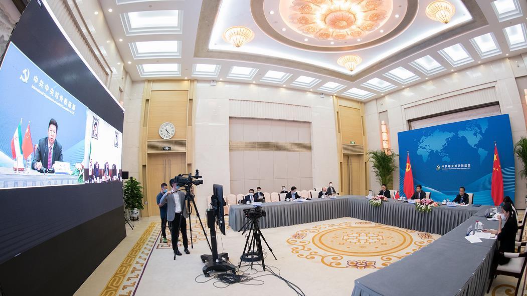 28日,中共中央对外联络部负责人与伊朗确定国家利益委员会秘书长