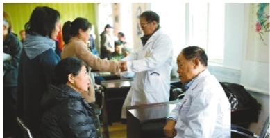 退休医护人员两个月4次进村义诊义治
