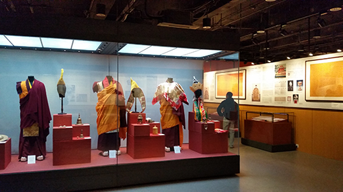 藏传佛教活佛转世专题展 (人民网记者闫妍 摄)