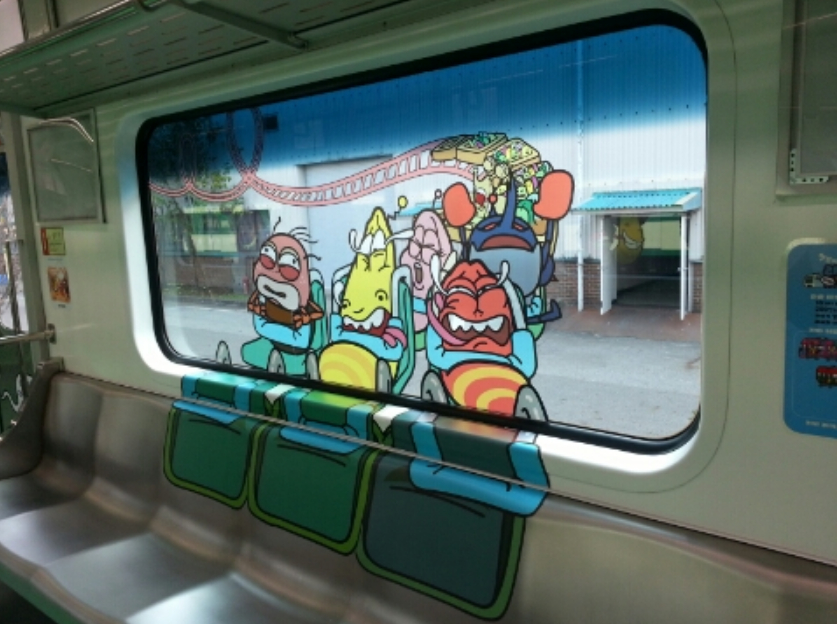 “Lavar地铁”内部装饰画(网页截图)