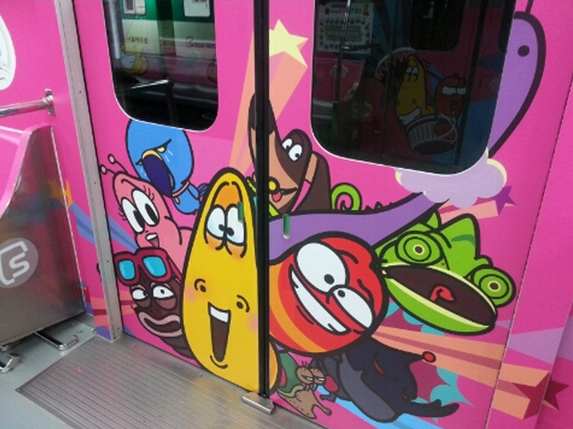 “Lavar地铁”内部装饰画(网页截图)