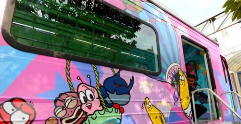 “Lavar地铁”外部装饰画(网页截图)