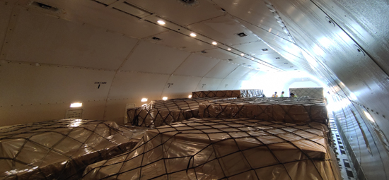 China Eastern Airlines, inihatid ang mga supplies sa Wuhan para mapigilan ang pagkalat ng coronavirus