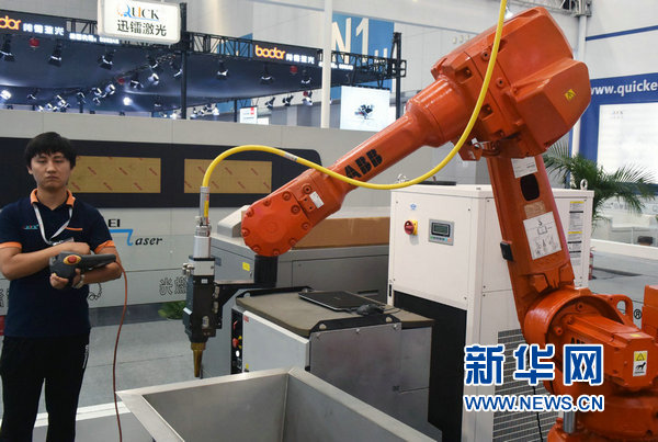 第十三届天津机械博览会在梅江会展中心举行
