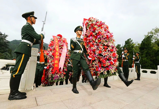 （有修改）貴州省舉行向人民英雄敬獻花籃儀式