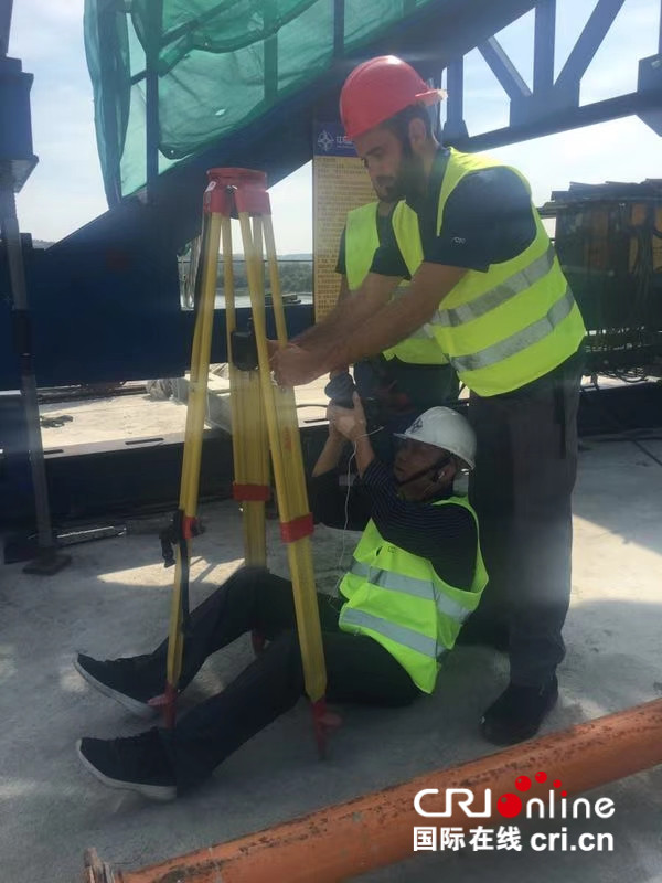 图片默认标题_fororder_00019-《萨瓦河上》组图：拍好每一个镜头-中国-王智2_副本