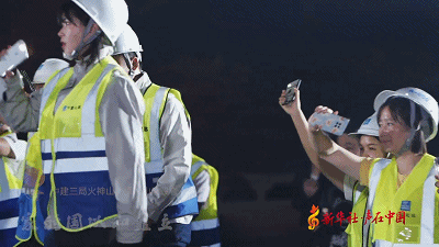 武汉超燃快闪现场，笑着笑着就哭了