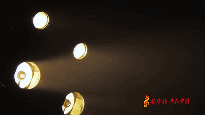 武汉超燃快闪现场，笑着笑着就哭了