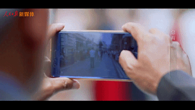 武汉超燃快闪现场，笑着笑着就哭了