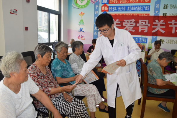 【大国小鲜@基层之治】共建共治共享 镇江拉响“红色引擎”为社区治理赋权增能