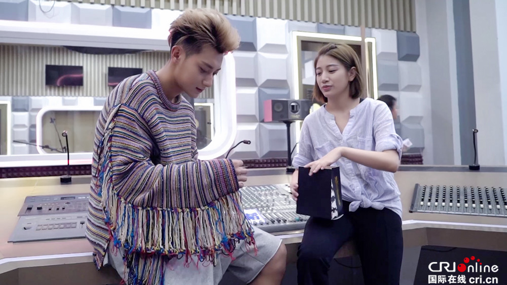 图片默认标题_fororder_黄子韬回答粉丝提问