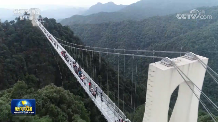 國慶中秋雙節至！“黃金周”人們外出旅遊 盡享假日歡樂