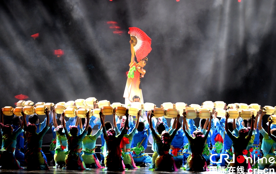 （急稿）（已修改）贵州都匀：《绿博黔南·幸福相约》文艺演出 显秀色黔南（组图）