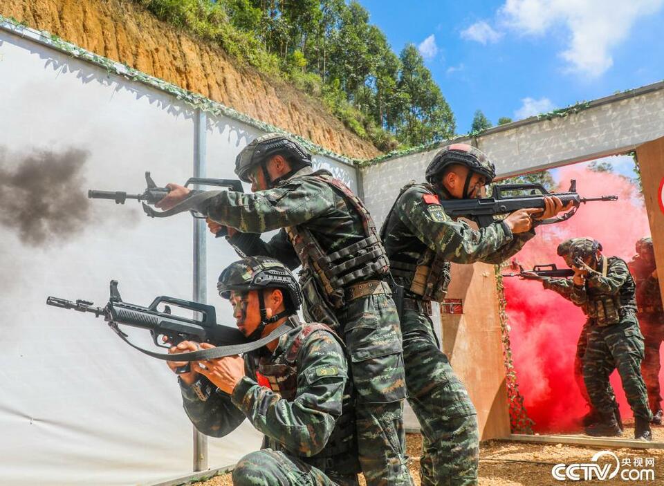 廣西來賓武警特戰隊員開展實戰化訓練