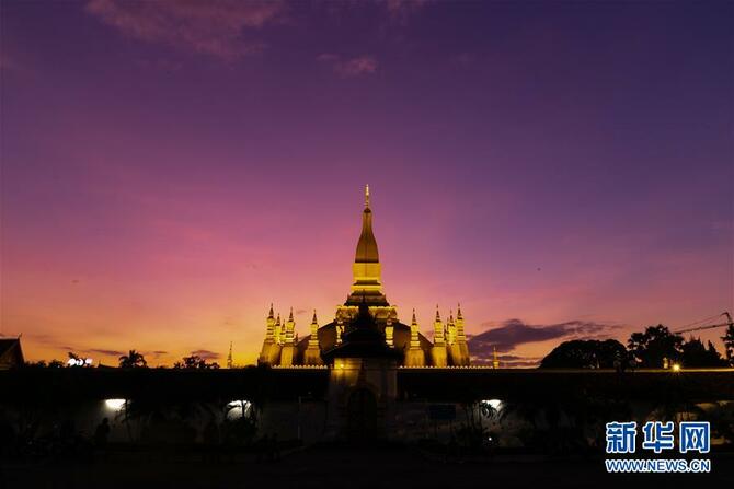 ແມ່ຂອງສ້າງຄວາມຈະເລີນໃຫ້ວຽງຈັນ_fororder_1126578351_16019709918581n