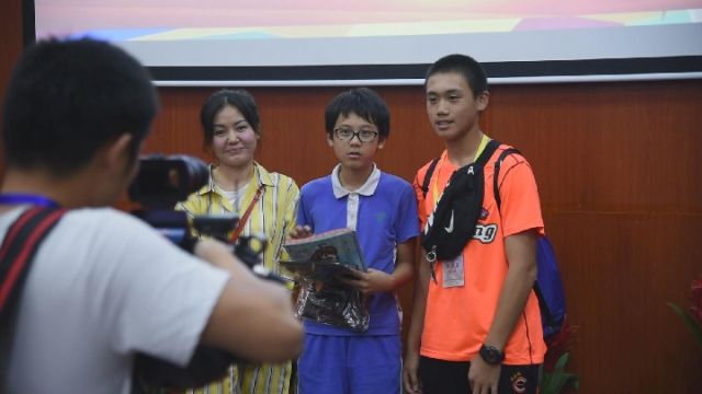 自然而亲密的交流——记台湾“棒球小子”入住深圳家庭