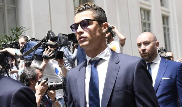 【议事厅】红牌竟成最后演出?禁赛或逼走罗总裁 【议事厅】红牌竟成最后演出?禁赛或逼走罗总裁