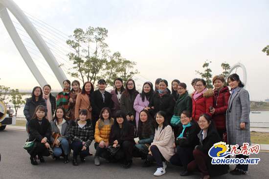 （河西CBD專題 CBD動態首頁圖）南京河西CBD組織50位女職工代表暢談立足崗位謀發展
