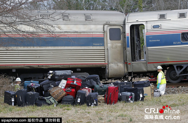 美國一列車與卡車相撞 致至少40人受傷