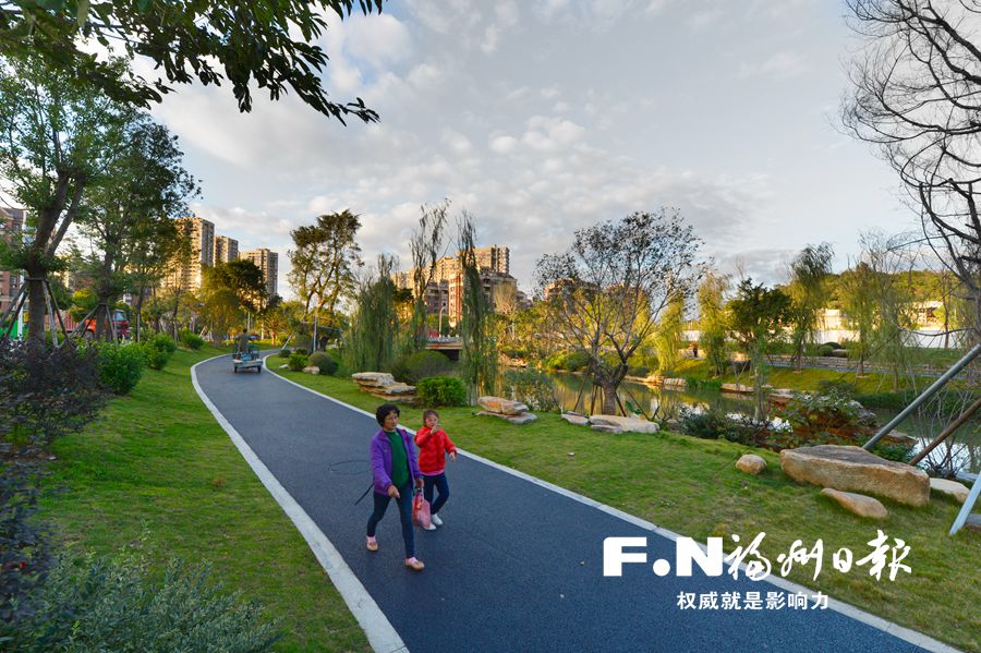 【焦點圖】【福州】【移動版】【Chinanews帶圖】福州串珠公園告別“千園一面” 秀出個性美
