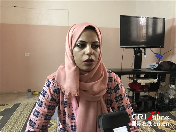 艰难谋生的加沙渔家女