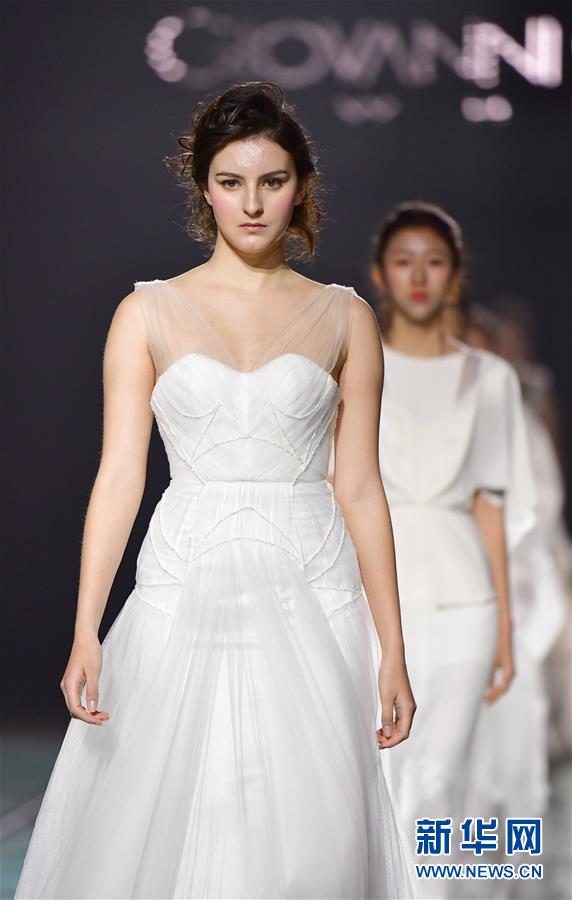 丝绸之路国际时装周在西安举行