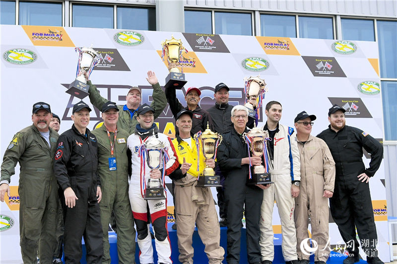 “空中F1”中国首秀 全球14个国飞行员上演空中炫技