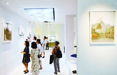 （公益圖文）南京畫家近日在河西HC藝術空間賣畫保護江豚