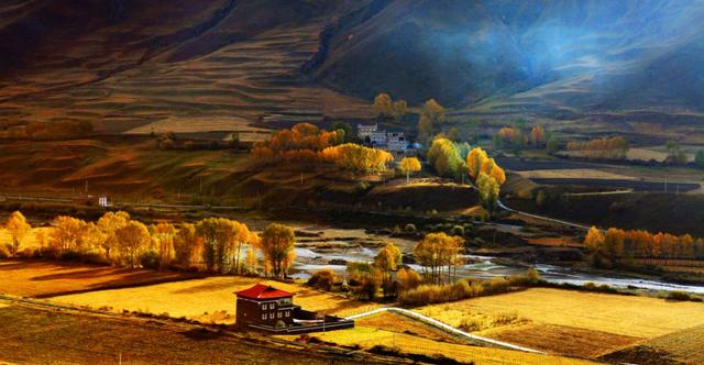 "画卷·唯美·诗意" 迷醉在甘孜色彩斑斓的金秋