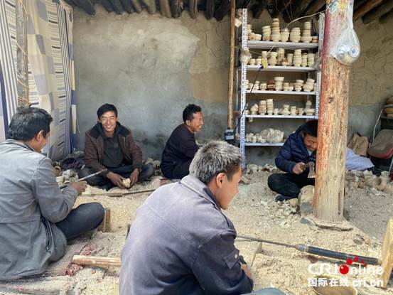 【为西藏小康加油】叶云村：传承木碗制作工艺 “手上有活”助力脱贫致富_fororder_image006