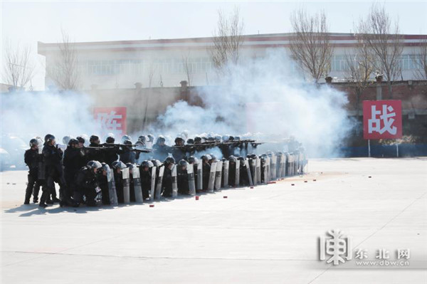 哈尔滨市公安局千余名特警实战练兵，亮剑！