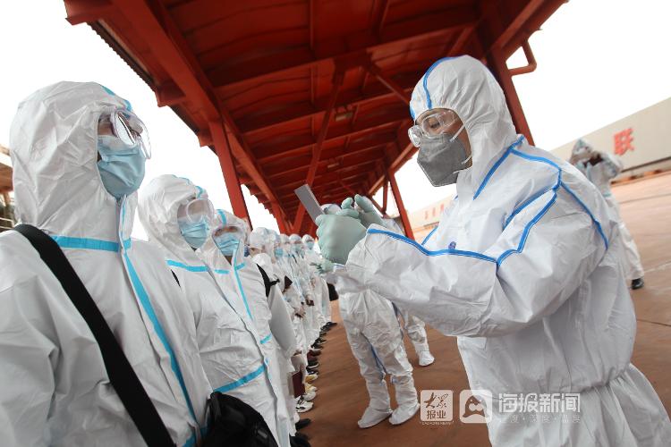 40萬噸級！全球最大礦石船停靠煙臺，係首次在煙實行人員更換