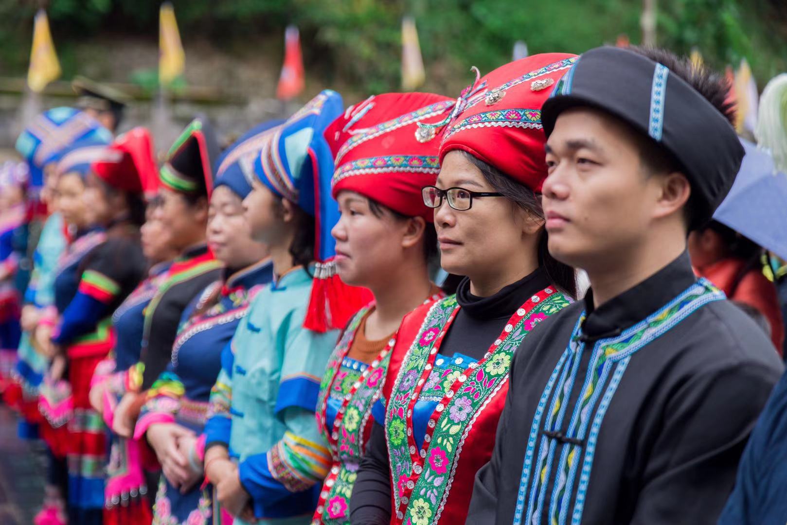 崇左友谊关举行升旗仪式向广西壮族自治区成立60周年献礼