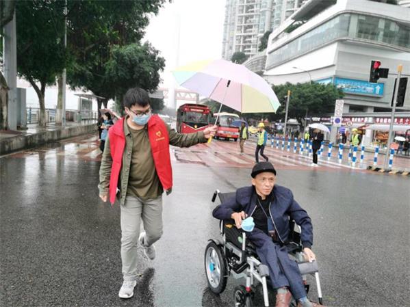 【B】增加残疾人安全感 重庆巴南为其开展无障碍体验活动_fororder_微信图片_20201016163702