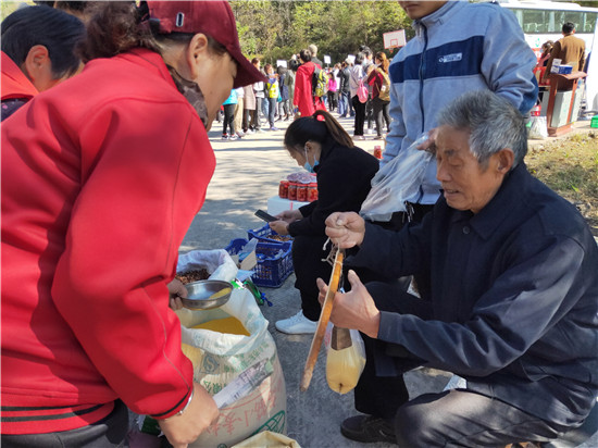 【B】新乡文旅行业扶贫活动在南太行秋沟景区槲漫村举行