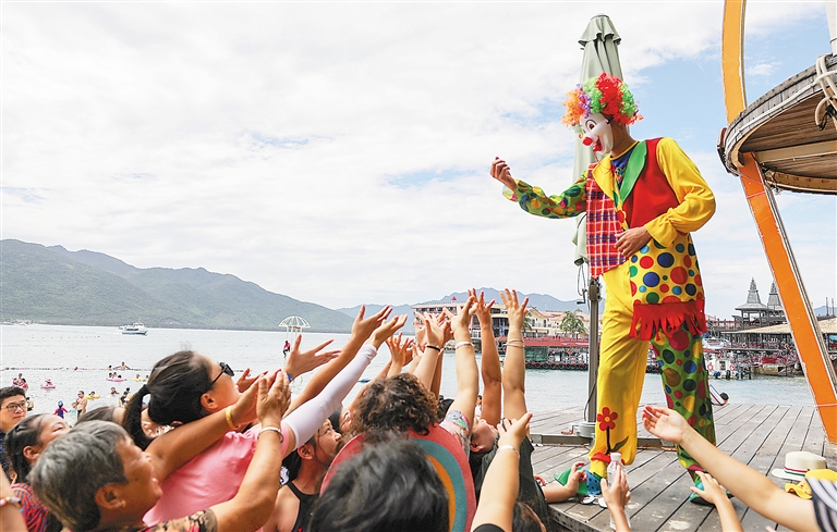 【焦點圖】【即時快訊】陵水旅遊發展持續向好 前7月接待遊客超218萬人次 【焦點圖】【即時快訊】陵水旅遊發展持續向好 前7月接待遊客超218萬人次