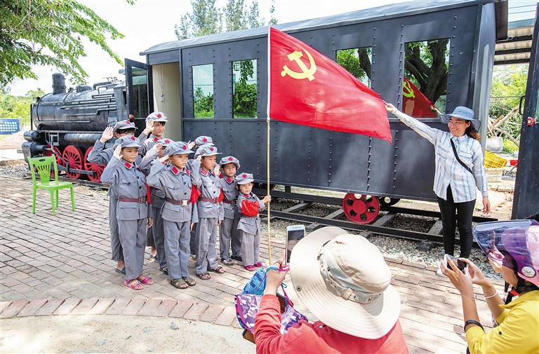 【焦點圖】【即時快訊】陵水旅遊發展持續向好 前7月接待遊客超218萬人次 【焦點圖】【即時快訊】陵水旅遊發展持續向好 前7月接待遊客超218萬人次