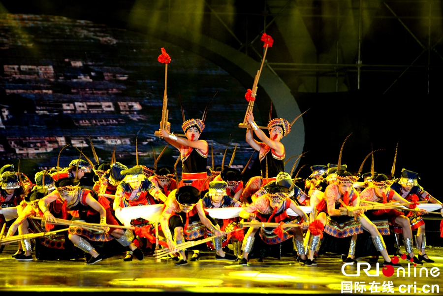 （急稿）（已修改）贵州都匀：《绿博黔南·幸福相约》文艺演出 显秀色黔南（组图）