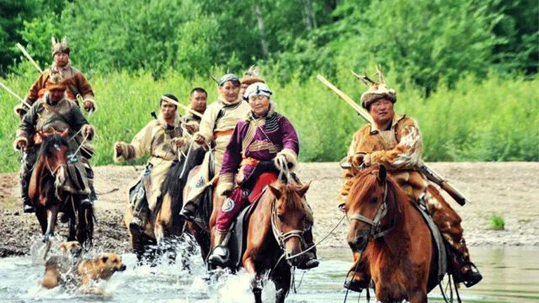 Elunchunların huş ağacı kabuğu eşyaları ve ulaşım aletleri