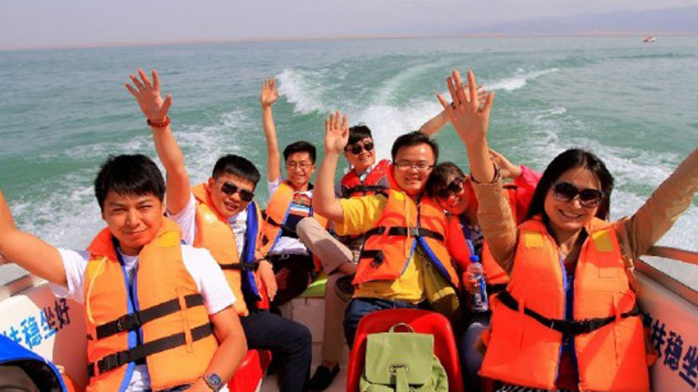Özgün kültür ve spor etkinlikleri Xinjiang'da turizmi erkenden canlandırdı Özgün kültür ve spor etkinlikleri Xinjiang'da turizmi erkenden canlandırdı